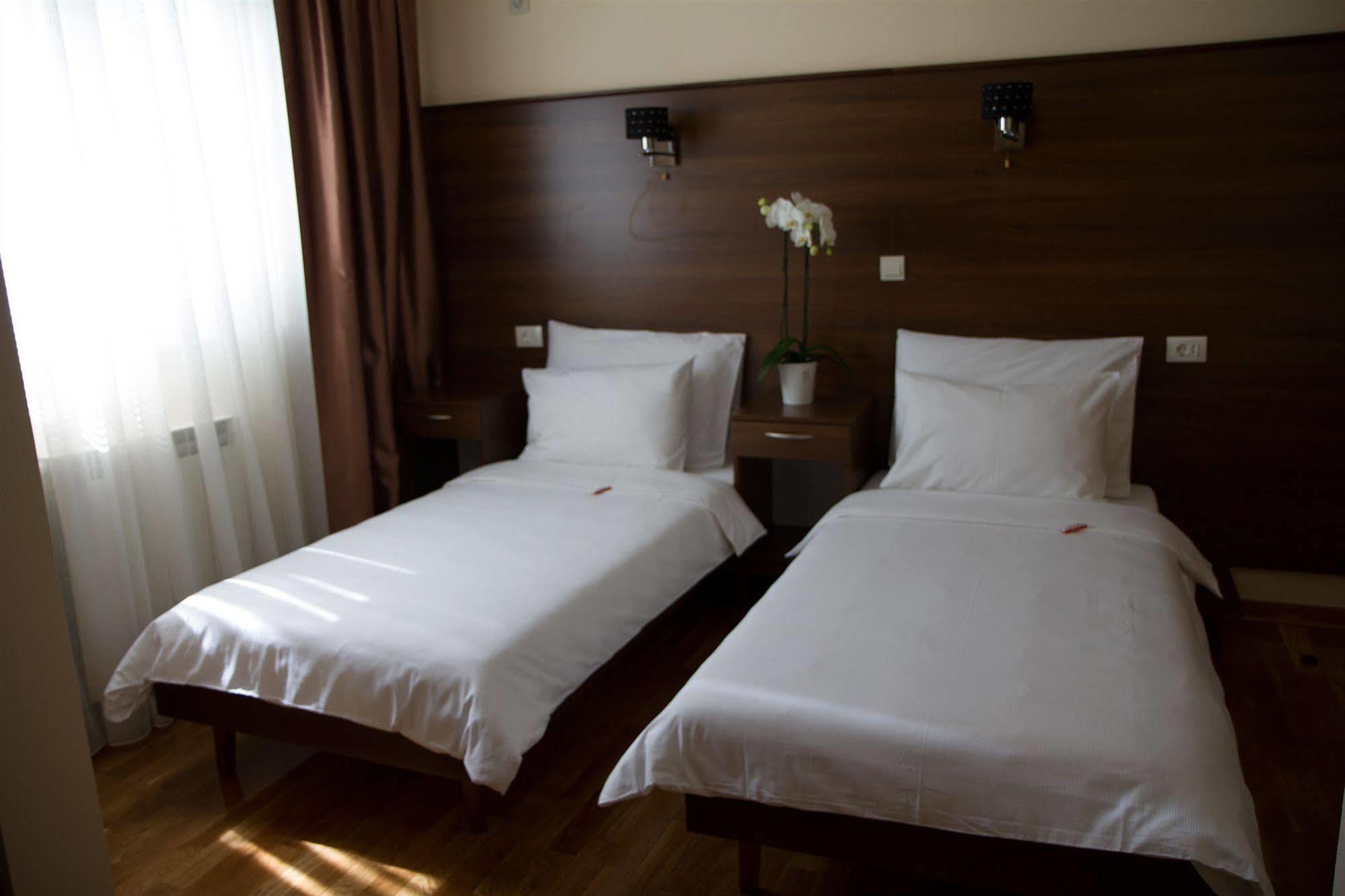 Hotel M Podgorica Eksteriør bilde